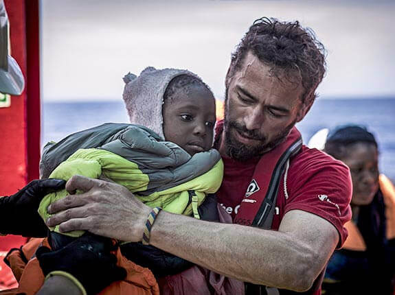 Un intervento concreto di aiuto ai bambini con uno staff di esperti